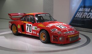 La Porsche 935 pilotata da Newman, Stommelen e Barbour alla 24 Ore di Le Mans del 1979