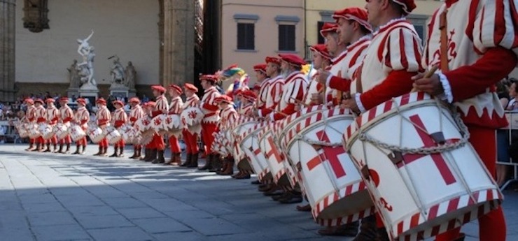 Sbandieratori del Comune in Piazza Signoria