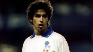 Demetrio Albertini capitano della Under 21 vittoriosa nel 1992