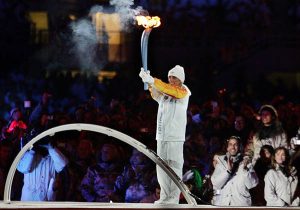 Stefania Belmondo accende la fiaccola olimpica