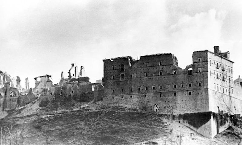L'Abbazia dopo il bombardamento del 15 febbraio 1944