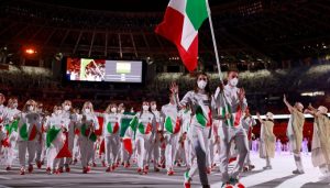 Polemiche per le divise dell'Italia, Armani stroncato dal web