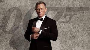 DanielCraig007-210930-02